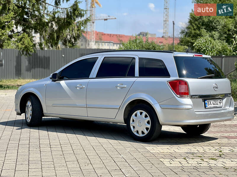 Універсал Opel Astra 2005 в Івано-Франківську