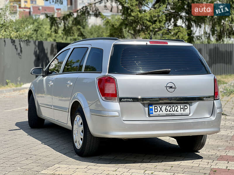 Універсал Opel Astra 2005 в Івано-Франківську