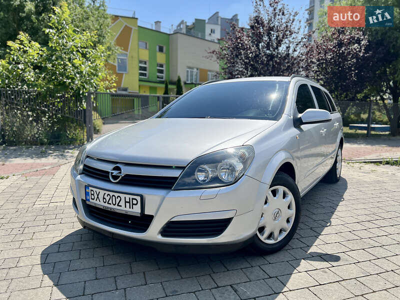 Універсал Opel Astra 2005 в Івано-Франківську