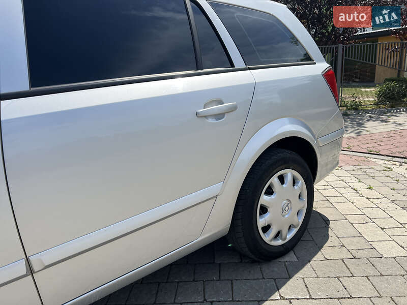 Універсал Opel Astra 2005 в Івано-Франківську