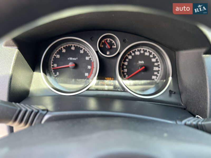 Універсал Opel Astra 2005 в Івано-Франківську