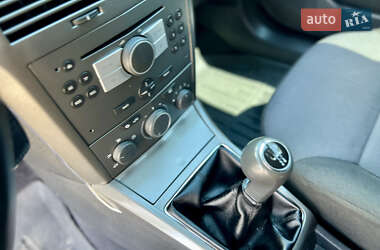Универсал Opel Astra 2005 в 