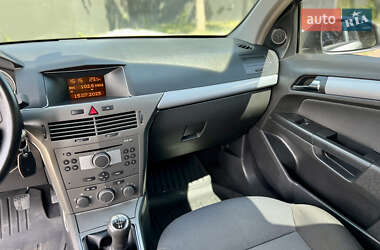 Универсал Opel Astra 2005 в 