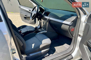 Универсал Opel Astra 2005 в 