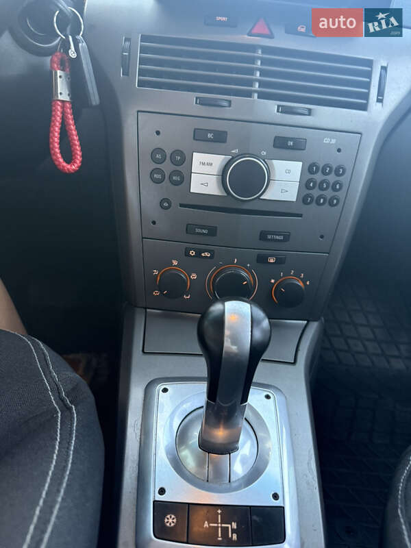 Хетчбек Opel Astra 2006 в Звягелі