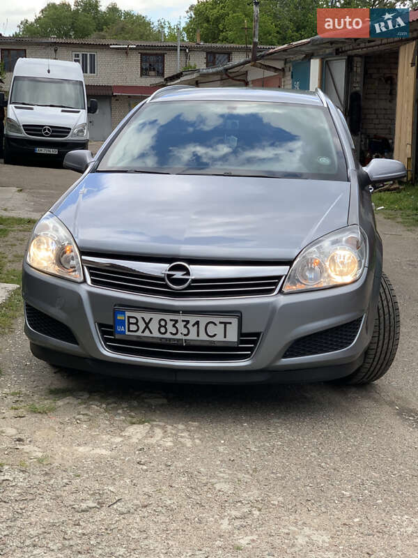 Универсал Opel Astra 2009 в Житомире