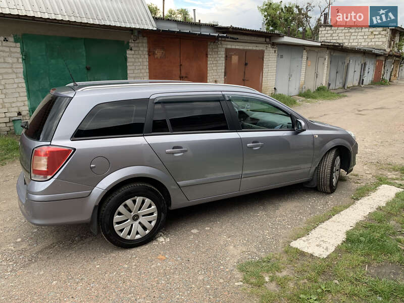 Универсал Opel Astra 2009 в Житомире