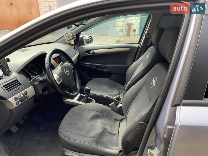Универсал Opel Astra 2009 в Житомире