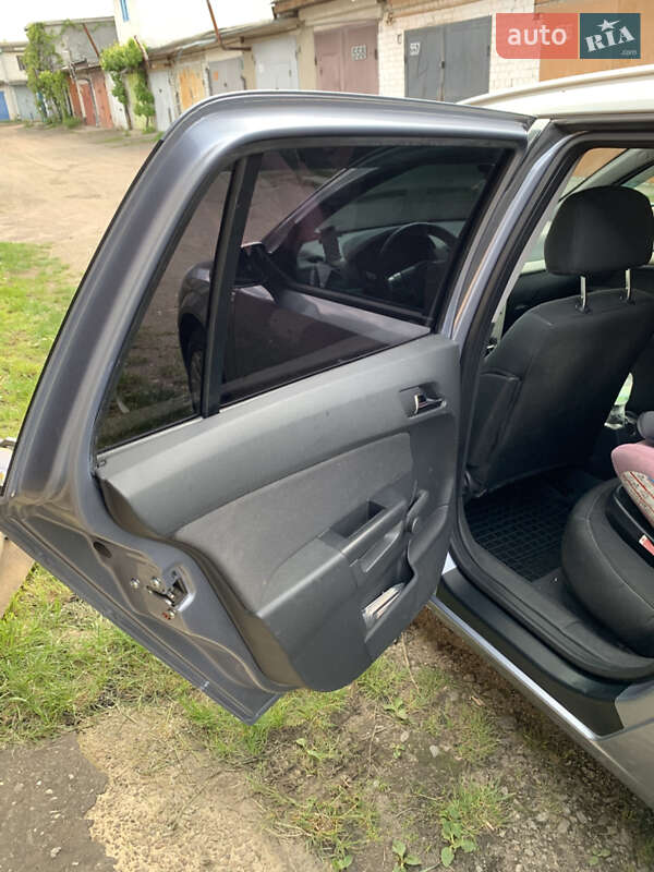 Универсал Opel Astra 2009 в Житомире