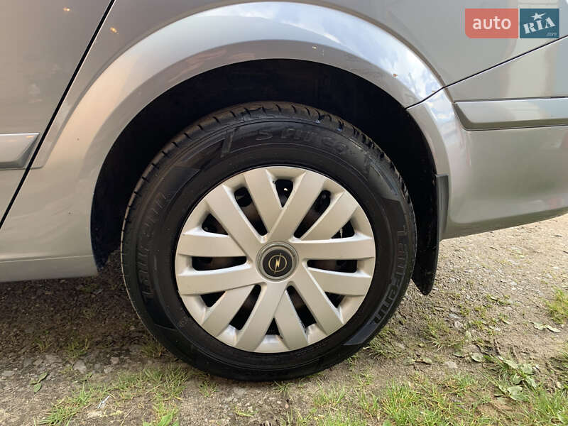 Универсал Opel Astra 2009 в Житомире
