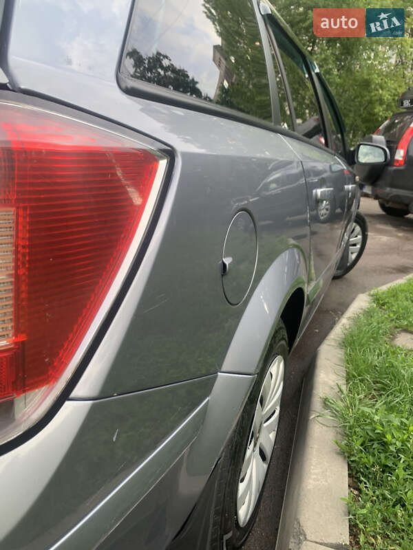 Универсал Opel Astra 2009 в Житомире