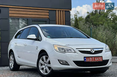 Универсал Opel Astra 2012 в Дрогобыче