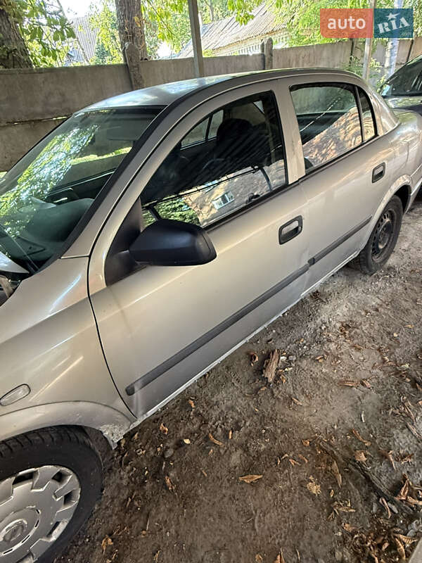 Седан Opel Astra 2006 в Києві