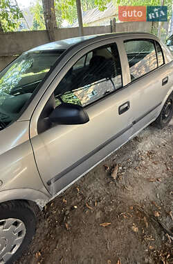 Седан Opel Astra 2006 в 