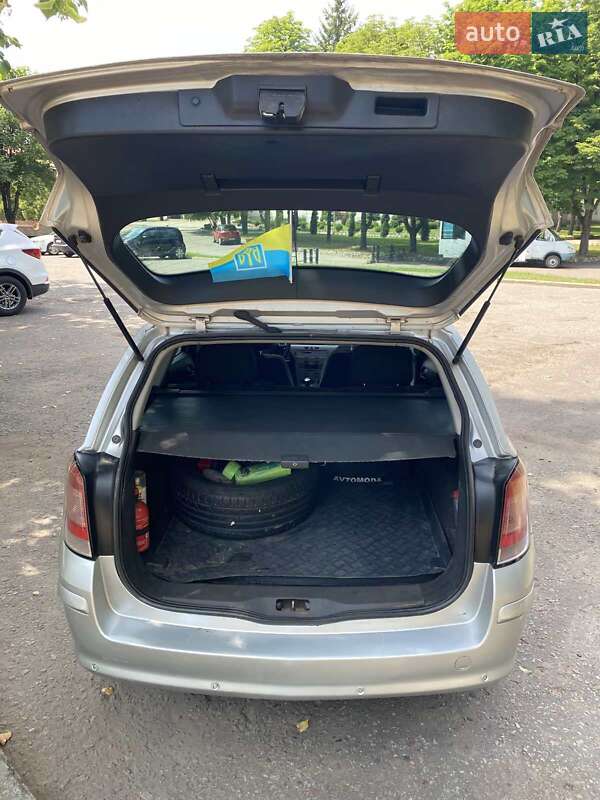 Универсал Opel Astra 2011 в Сумах