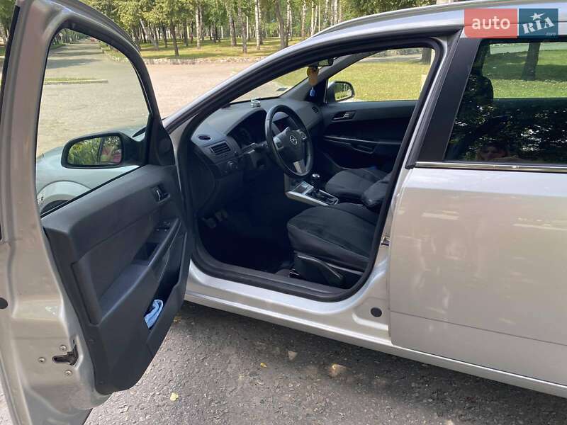 Универсал Opel Astra 2011 в Сумах