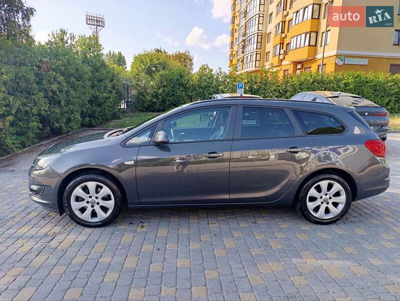 Универсал Opel Astra 2015 в Львове
