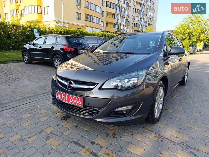 Универсал Opel Astra 2015 в Львове