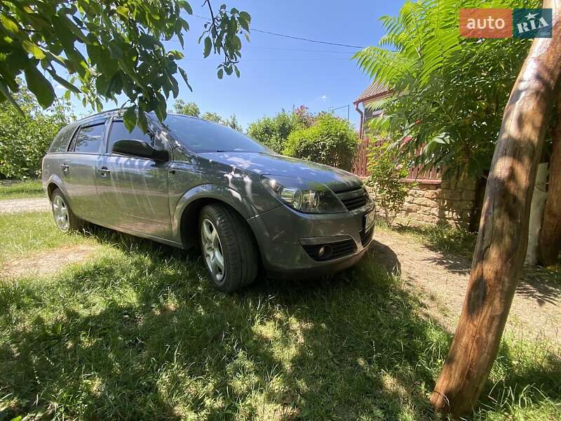 Универсал Opel Astra 2004 в Черновцах