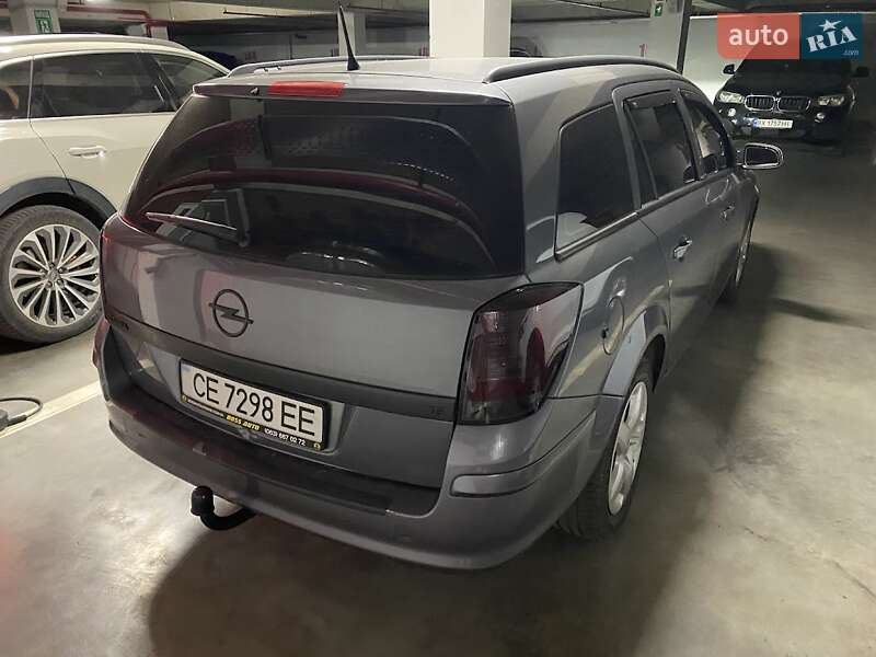 Универсал Opel Astra 2004 в Черновцах