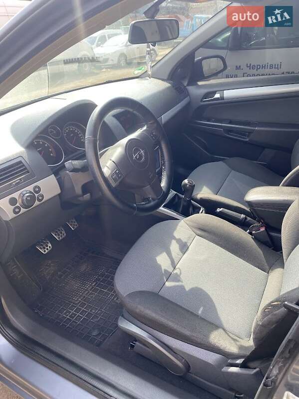 Универсал Opel Astra 2004 в Черновцах