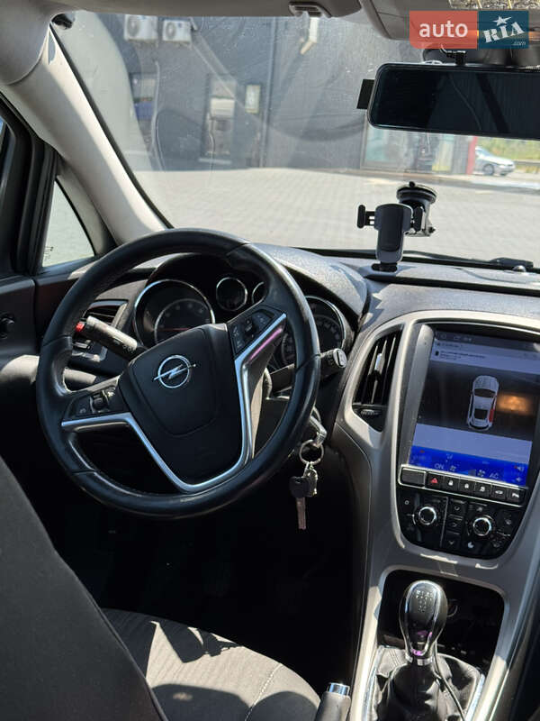 Хэтчбек Opel Astra 2010 в Черновцах
