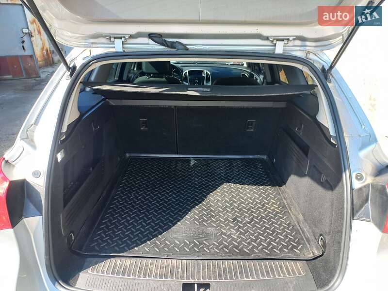 Универсал Opel Astra 2011 в Киеве