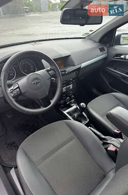 Универсал Opel Astra 2009 в 