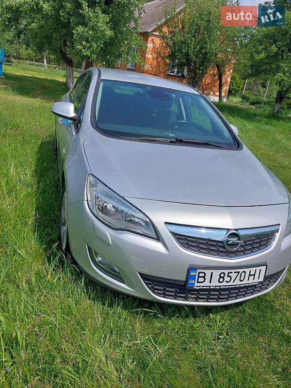 Хэтчбек Opel Astra 2009 в Ровно фото 2 Хэтчбек Opel Astra 2009 в Ровно