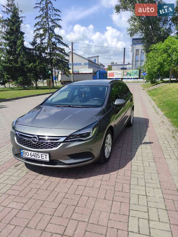 Универсал Opel Astra 2018 в Тернополе
