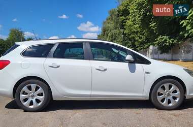Универсал Opel Astra 2012 в Соленом