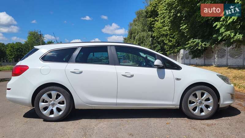Opel Astra 2012