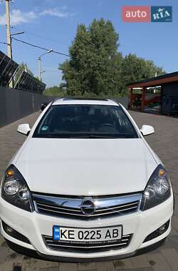 Opel Astra 2010 Opel Astra 2010