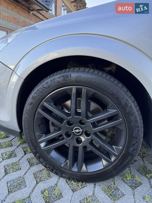 Универсал Opel Astra 2008 в Черновцах