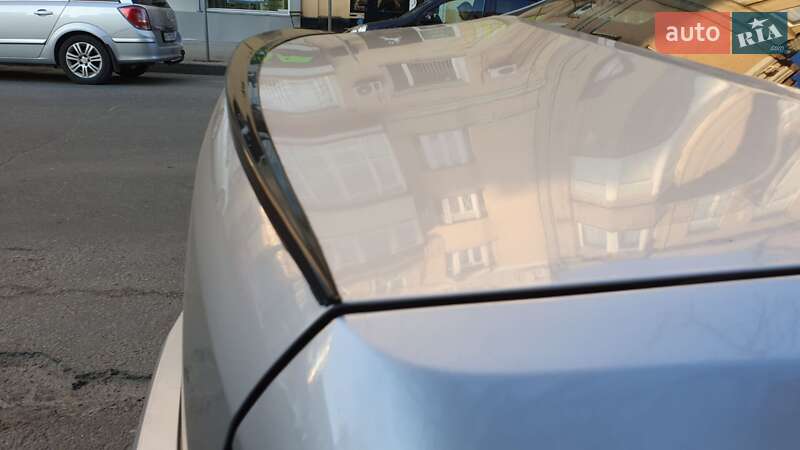 Седан Opel Astra 2011 в Харькове