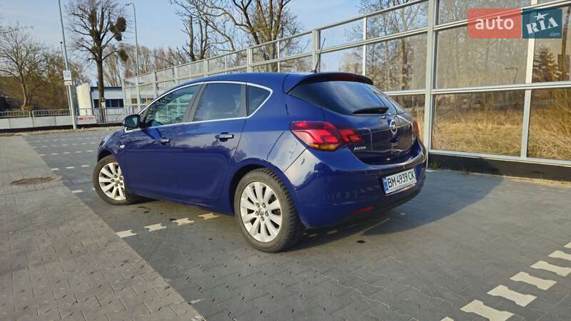 Хетчбек Opel Astra 2011 в Охтирці