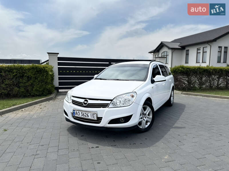 Opel Astra 2010