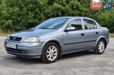 Седан Opel Astra 2004 в Днепре