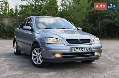 Седан Opel Astra 2004 в Днепре