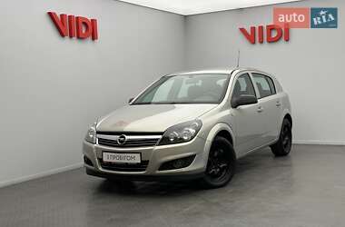 Хэтчбек Opel Astra 2011 в Киеве