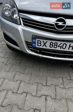 Универсал Opel Astra 2010 в 