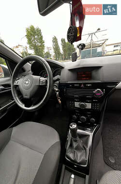 Универсал Opel Astra 2010 в 
