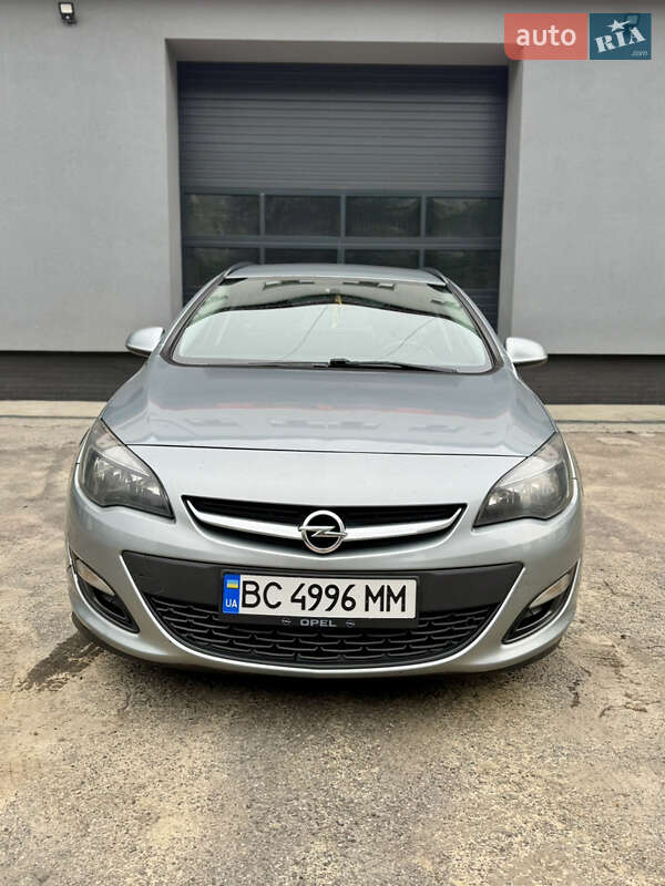 Универсал Opel Astra 2013 в 