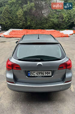 Универсал Opel Astra 2013 в 