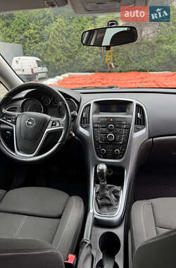 Универсал Opel Astra 2013 в 