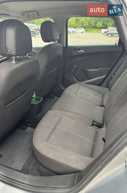 Универсал Opel Astra 2013 в 