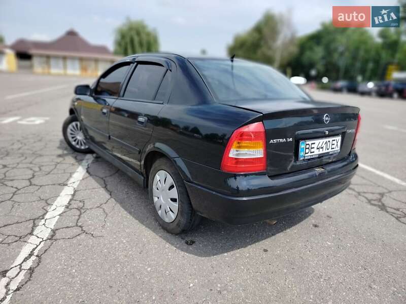 Седан Opel Astra 2007 в Первомайске