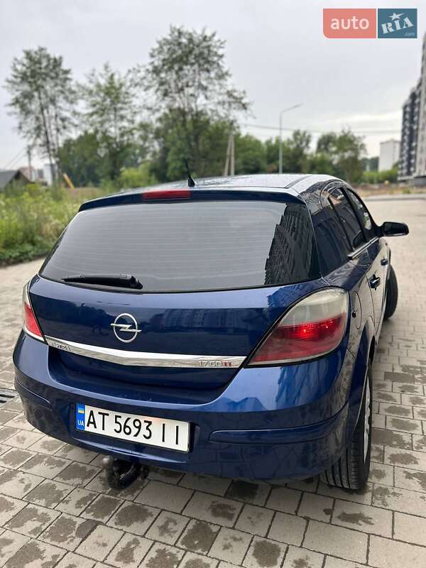 Хэтчбек Opel Astra 2004 в Ивано-Франковске