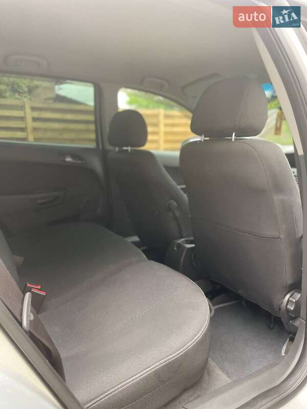 Универсал Opel Astra 2013 в Дымере
