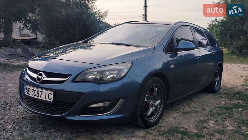 Універсал Opel Astra 2012 в Вінниці